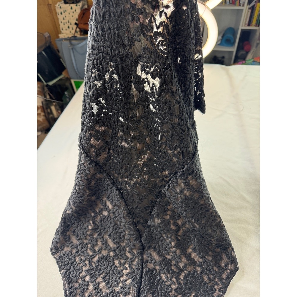 Bebe Addiction Black Lace Bodysuit Short Sleeve V-Neck Tan Lining Large sheer - Picture 13 of 16